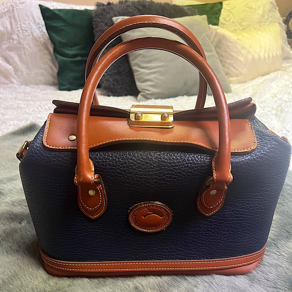 Vintage style keyless entry Dr Bag